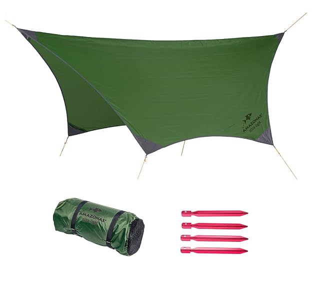 Toldo AMAZONAS Traveller Tarp montado sobre una hamaca de acampada